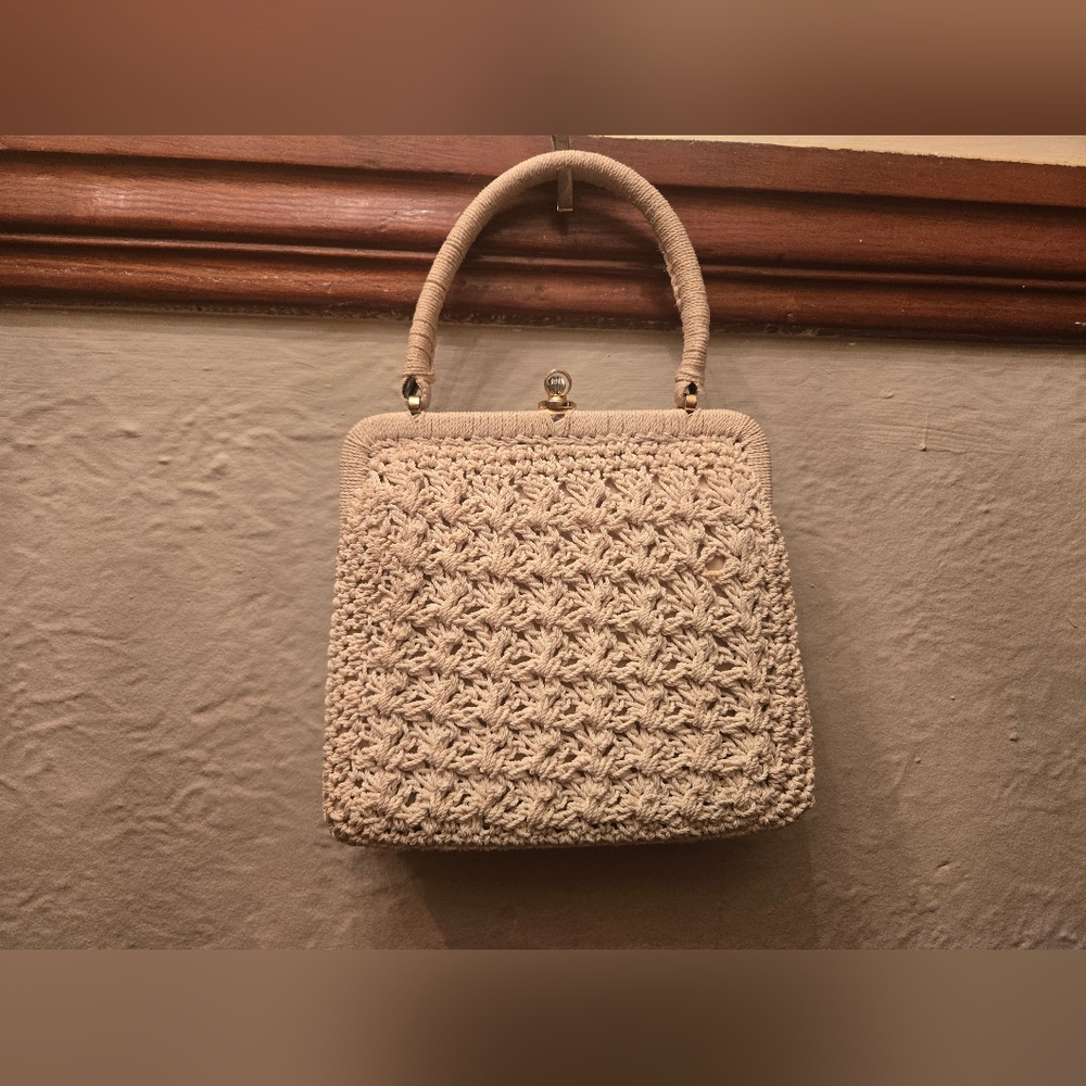 Vintage 60s Crochet Top Handle Handbag Ivory Kiss Lock - Picture 3 of 7
